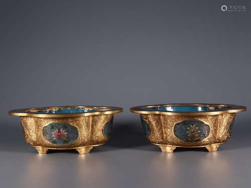 : cloisonne flower POTS, a pair ofSize: 8.8 cm wide and 24.3...