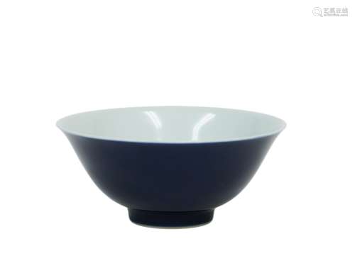 大清雍正年制款 霁蓝釉碗