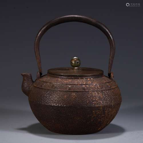, iron pot16 size, long and wide high 20 cm weighs 1520 gGir...