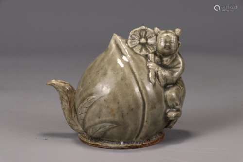 Life of  pot, the state kiln lad10.5 cm long, 7 cm wide, 9 c...