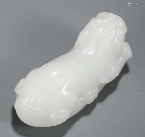 , white jade beast furnishing articlesSize, 3.5 8 high 3.2 c...