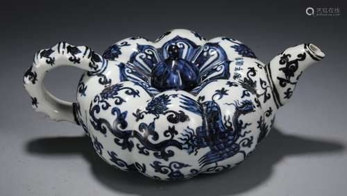 , blue and white chicken potSize, high 9.3 26.7 17.5 cm wide...