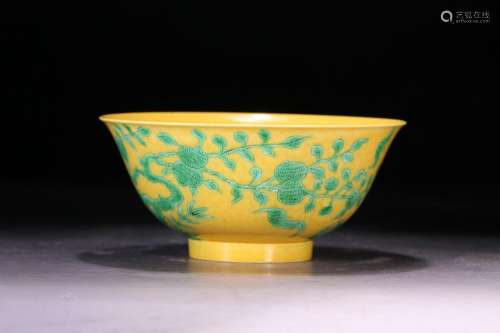Green color live green-splashed bowls, yellow glaze, lover, ...