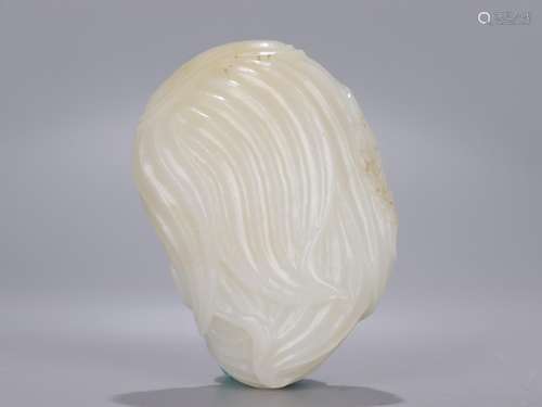 The bud, hetian jade pieces.Size, 7.7 cm high 5.3 cm wide we...