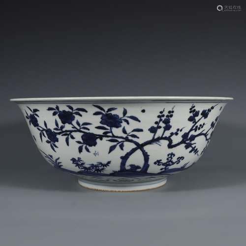 Big blue and white flower grain big bowl.Size: 16.8 cm high,...