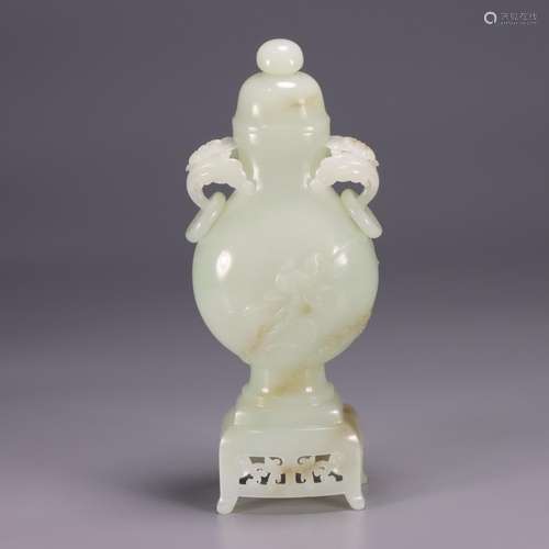 Hetian jade vase of my earsSize: 20 cm high, 7.6 cm long5.5 ...