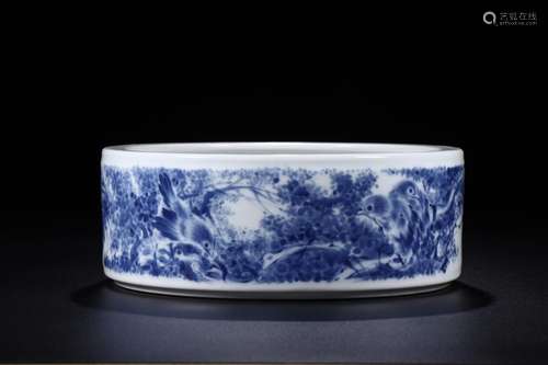 Smooth glaze blue and white flower on grain writing brush wa...