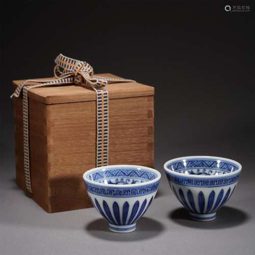 A PAIR OF BLUE AND WHITE PORCELAIN CUPS,QING