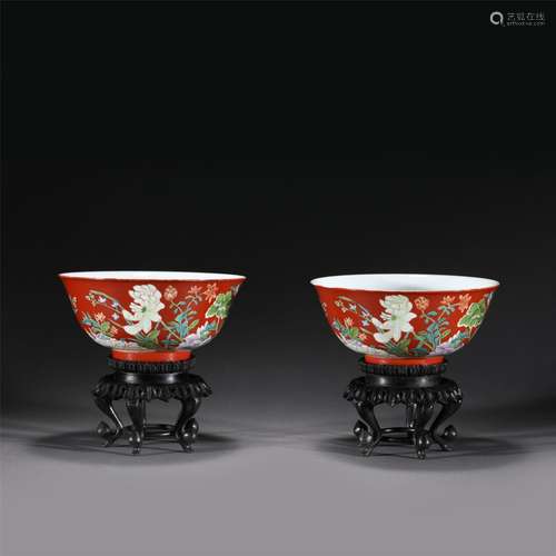 A PAIR OF FAMILLE ROSE FLOWERS PORCELAIN BOWLS,QIANLONG