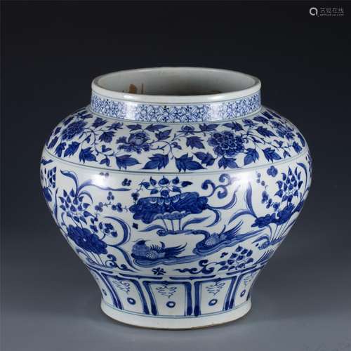 A BLUE AND WHITE PORCELAIN FLOWERS JAR,YUAN