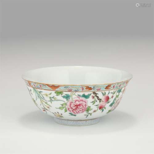 A CHINESE FAMILLE ROSE FLOWER PORCELAIN BOWL