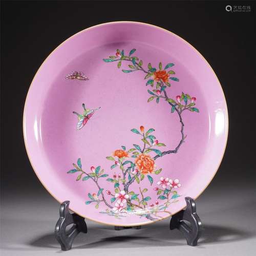 A CARMINE GLAZE PORCELAIN FLOWERS AND BIRDS VIEWS DISH,QING