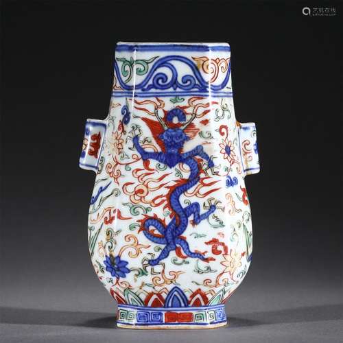 A WUCAI GLAZE PORCELAIN DRAGON PATTERN VASE,LONGQING