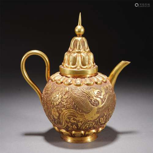 A GILT BRONZE DRAGON AND PHOENIX EWER,QING