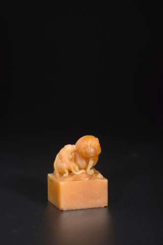 A TIANHUANG SOAPSTONE BEAST SEAL