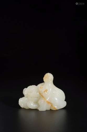 A WHITE JADE STARTARS AND LION ORNAMENT