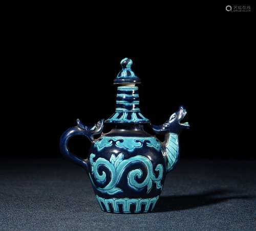 A BLUE AND WHITE EWER,MARK OF XUANDE PERIOD