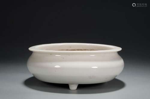 A DEHUA WHITE GLAZE CENSER