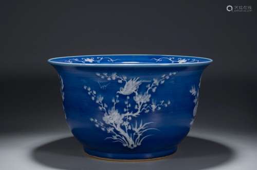 A BLUE GLAZE FLOWER POT