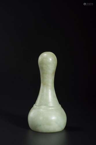 A GREENISH JADE BRSH HOLDER