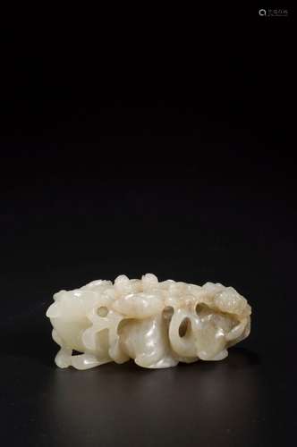 A WHITE JADE 3 SHEEPS ORNAMENT