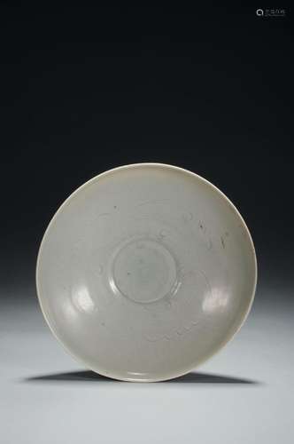 A HUTIAN-KILN INCISED FLOWER BOWL