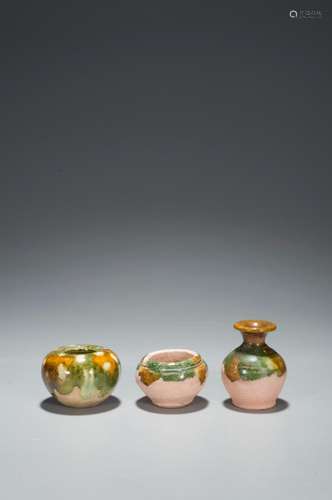 A SET OF 3 TRI-COLORED GLAZE ORNAMENTS