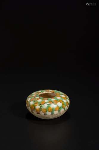 A TRI-COLORED GLAZE JAR