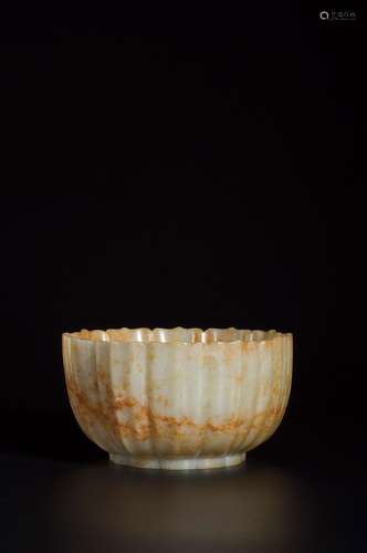 A GREENISH-WHITE JADE DAISY PETALS-FORM BOWL