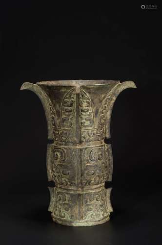 A COPPER VASE(ZUN)