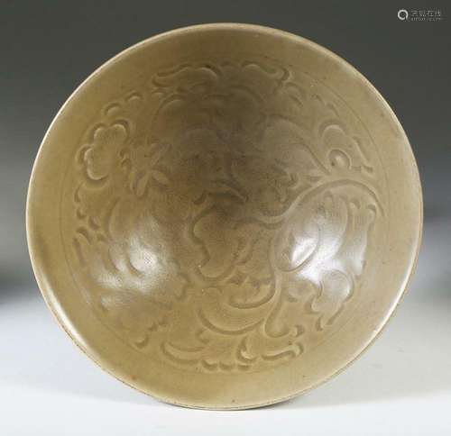 China Chinese Celadon Glazed Bowl Carved Foliate Decoration ...