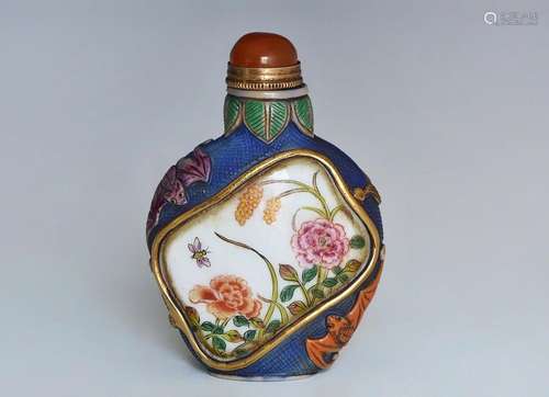 A Chinese Famille Decorated Glass Snuff Bottle