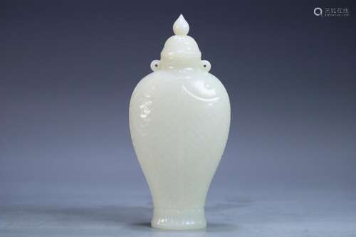 Hetian jade Pisces with cover design carved pieces, jade is ...