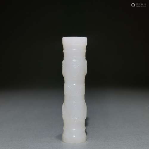 Hetian jade blockbuster widgetsSize: 1.7 * 7.3 cm, 40 g.