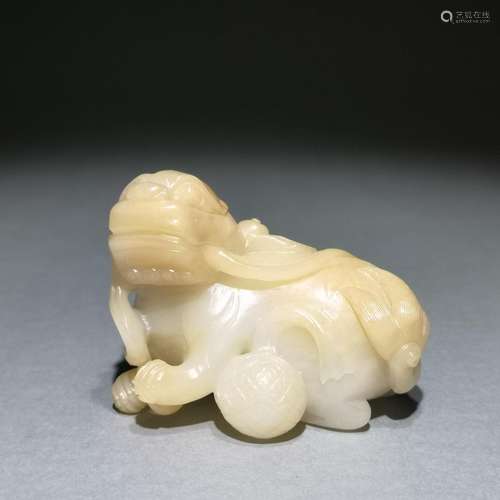 Hetian jade benevolent play ball furnishing articlesSize: 6....