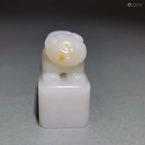 Hetian jade benevolent chapter partiesSize: 4.1 * 2.3 * 4 cm...