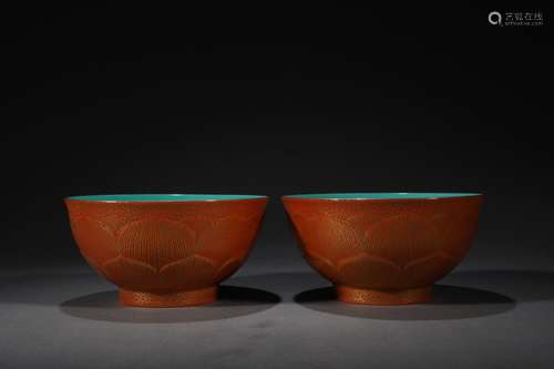 A pair of red bottom paint lotus bowlSize: a single 13.3 * 7...