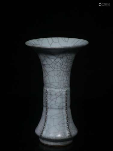 Open the slice. Fine grain kiln flower vase withSize: 23.5 c...