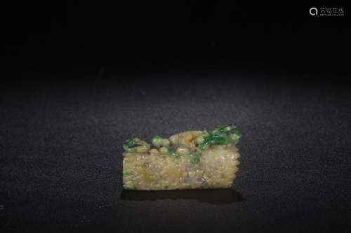 Night: three fine jade, toad carvingsSize: 3.8 cm wide and 6...