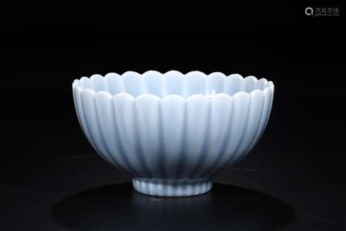 W number 4103: "" sky blue glaze chrysanthemum pet...