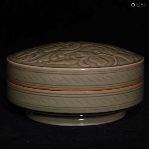 The kiln carved flower grain powder compact 6.8 x13.5