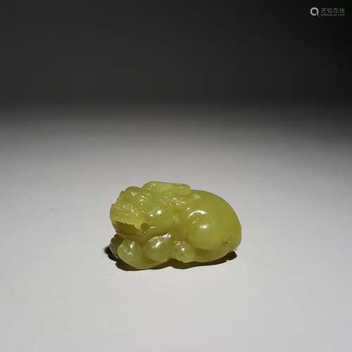 Hetian jade, topaz beastSize: 2.2 * 3.9 * 2.6 cmWeight: 32 g...