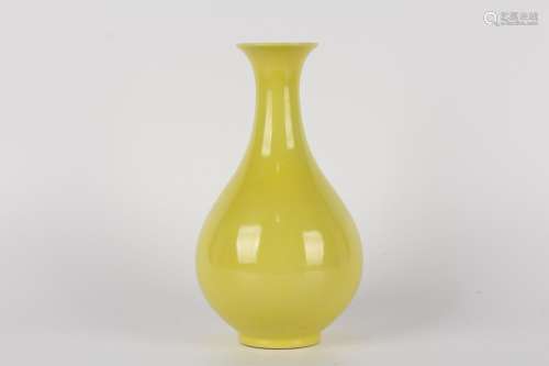 - yellow glaze okho spring bottle18.5 cm high, diameter of 5...