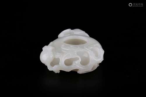 , hotan jade pomegranates water jarSize: 8.5 * 7 * 3 cm weig...