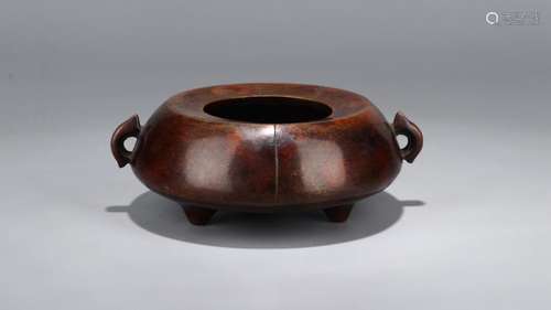 Three copper furnace: ears13 cm wide 11 cm high 4.5 cm long ...