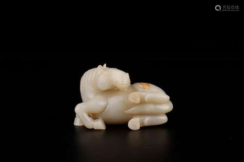 Furnishing articles, hotan jade lying horsesSize: 12.5 * 7 x...