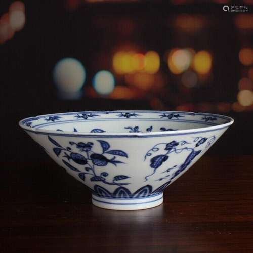 Chinese Ming Xuande Blue and White Porcelain Flowers Pattern...