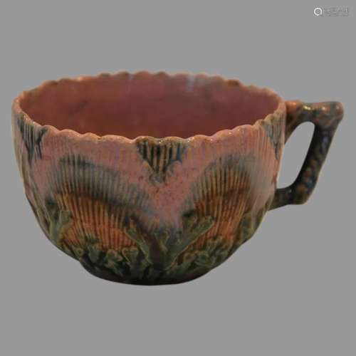 Etruscan Majolica Cup ~ Seaweed / Seashell~ Griffen, Smith, ...