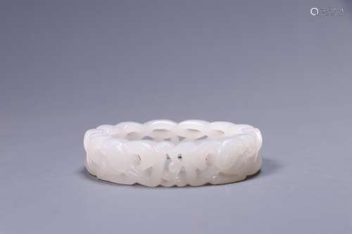 Carve patterns or designs on flying: hetian jade bracelet, t...