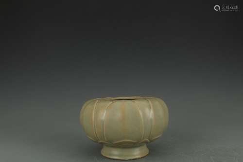 Stuck between the secret color celadon kiln carved lotus-sha...